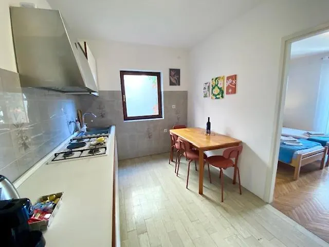 First Floor Marina Views Apartment Pula