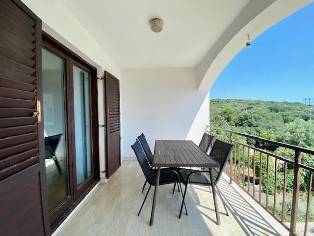 First Floor Marina Views Apartment Pula